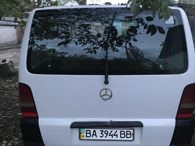Белый Мерседес Вито, объемом двигателя 0 л и пробегом 33 тыс. км за 2500 $, фото 3 на Automoto.ua