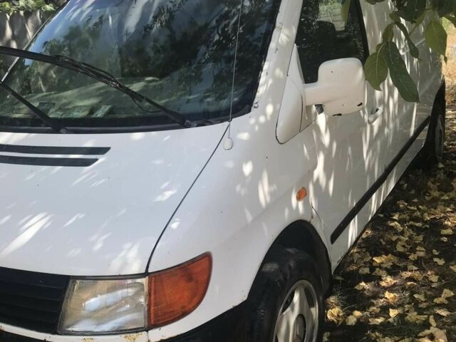 Белый Мерседес Вито, объемом двигателя 0 л и пробегом 33 тыс. км за 2500 $, фото 2 на Automoto.ua