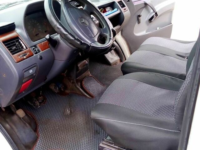 Белый Мерседес Вито, объемом двигателя 2.3 л и пробегом 356 тыс. км за 2500 $, фото 6 на Automoto.ua