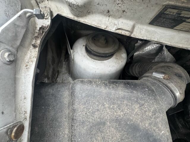 Белый Мерседес Вито, объемом двигателя 2.3 л и пробегом 415 тыс. км за 2999 $, фото 14 на Automoto.ua