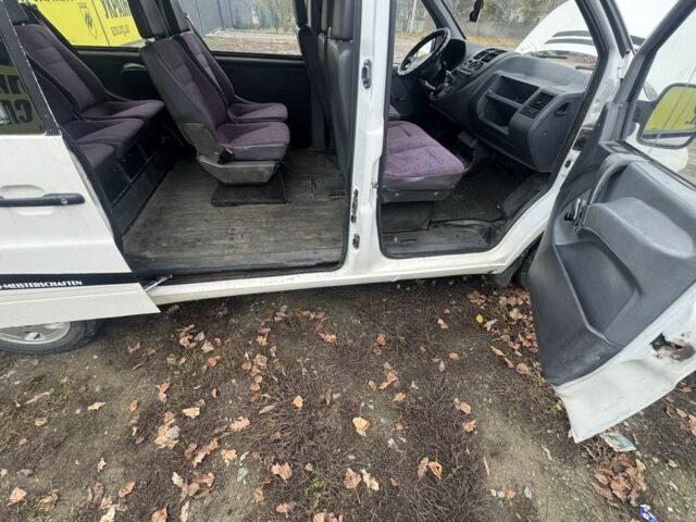 Белый Мерседес Вито, объемом двигателя 2.3 л и пробегом 415 тыс. км за 2999 $, фото 17 на Automoto.ua