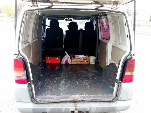 Белый Мерседес Вито, объемом двигателя 2.3 л и пробегом 356 тыс. км за 2500 $, фото 5 на Automoto.ua