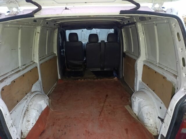 Белый Мерседес Вито, объемом двигателя 2.3 л и пробегом 340 тыс. км за 1600 $, фото 6 на Automoto.ua