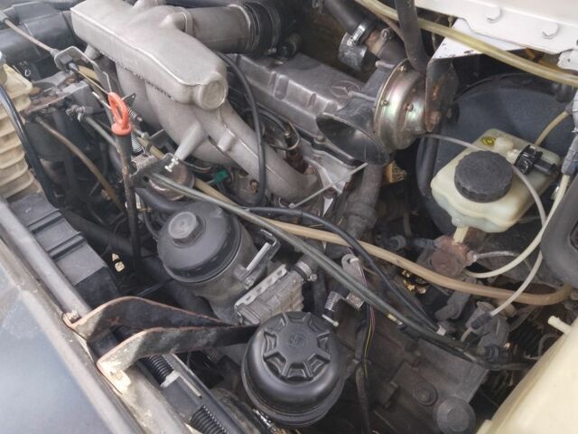 Белый Мерседес Вито, объемом двигателя 0 л и пробегом 3 тыс. км за 4100 $, фото 7 на Automoto.ua