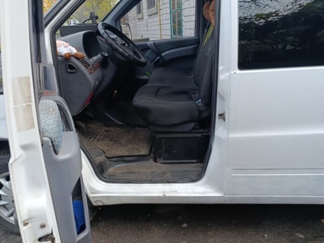 Білий Мерседес Віто, об'ємом двигуна 2.3 л та пробігом 382 тис. км за 3579 $, фото 2 на Automoto.ua