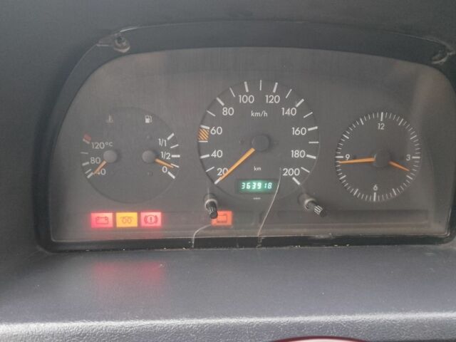 Белый Мерседес Вито, объемом двигателя 0 л и пробегом 3 тыс. км за 4100 $, фото 4 на Automoto.ua