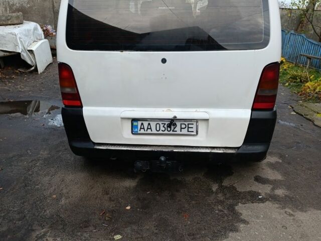 Білий Мерседес Віто, об'ємом двигуна 2.3 л та пробігом 382 тис. км за 3579 $, фото 3 на Automoto.ua