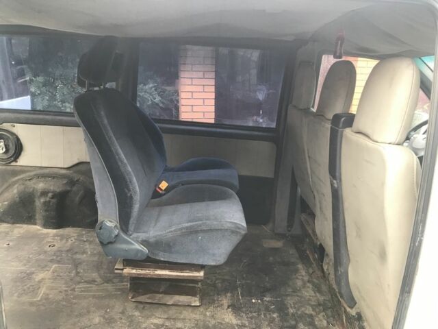Білий Мерседес Віто, об'ємом двигуна 2.2 л та пробігом 530 тис. км за 1500 $, фото 7 на Automoto.ua