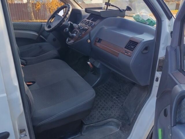 Білий Мерседес Віто, об'ємом двигуна 2.3 л та пробігом 382 тис. км за 3579 $, фото 5 на Automoto.ua