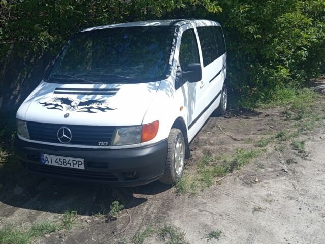 Белый Мерседес Вито, объемом двигателя 2.3 л и пробегом 500 тыс. км за 4300 $, фото 2 на Automoto.ua