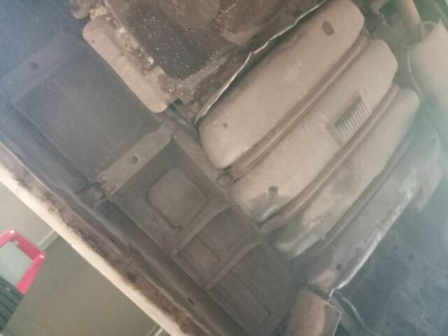 Белый Мерседес Вито, объемом двигателя 2.3 л и пробегом 500 тыс. км за 4300 $, фото 17 на Automoto.ua