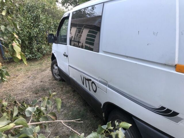 Білий Мерседес Віто, об'ємом двигуна 2.3 л та пробігом 300 тис. км за 2000 $, фото 2 на Automoto.ua