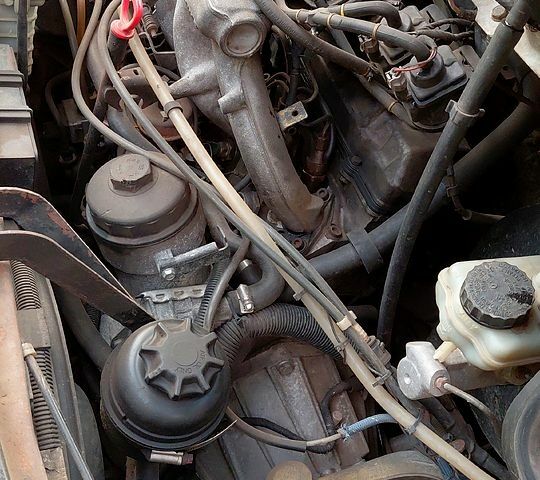 Белый Мерседес Вито, объемом двигателя 2.3 л и пробегом 350 тыс. км за 3500 $, фото 3 на Automoto.ua