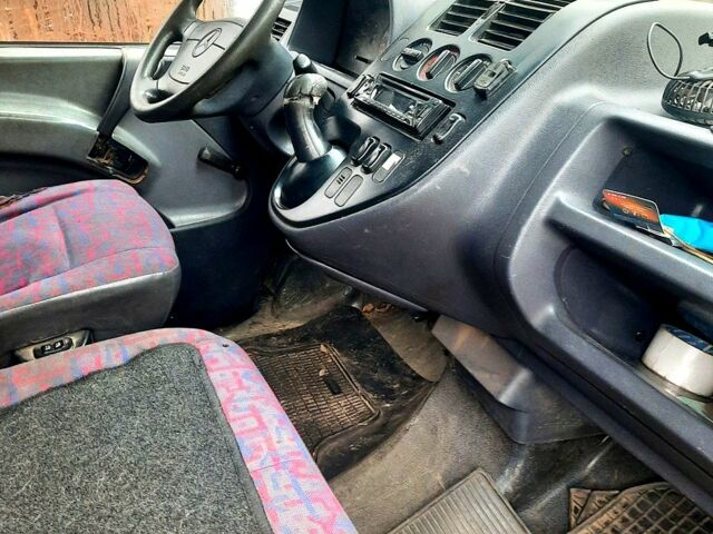 Белый Мерседес Вито, объемом двигателя 2.3 л и пробегом 0 тыс. км за 3800 $, фото 6 на Automoto.ua