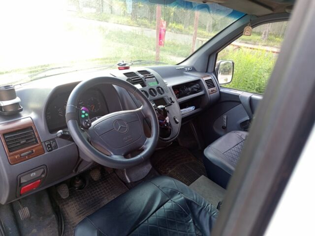 Белый Мерседес Вито, объемом двигателя 2.3 л и пробегом 500 тыс. км за 4300 $, фото 6 на Automoto.ua