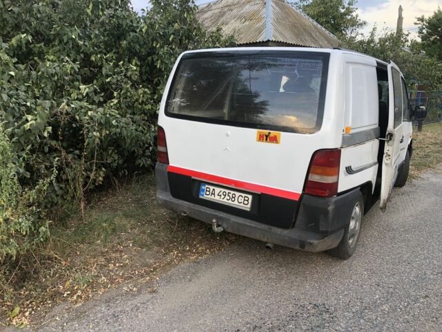 Білий Мерседес Віто, об'ємом двигуна 2.3 л та пробігом 300 тис. км за 2000 $, фото 3 на Automoto.ua
