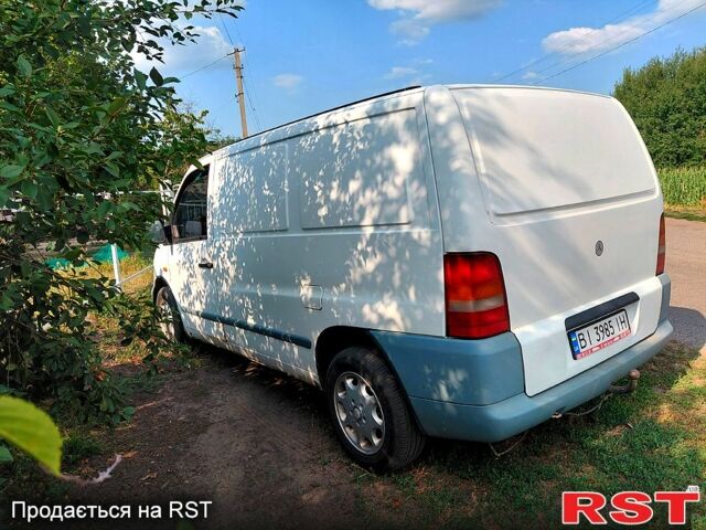 Белый Мерседес Вито, объемом двигателя 2.3 л и пробегом 350 тыс. км за 3500 $, фото 1 на Automoto.ua