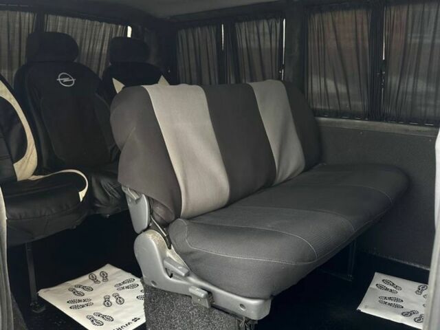 Белый Мерседес Вито, объемом двигателя 2.1 л и пробегом 333 тыс. км за 3700 $, фото 5 на Automoto.ua