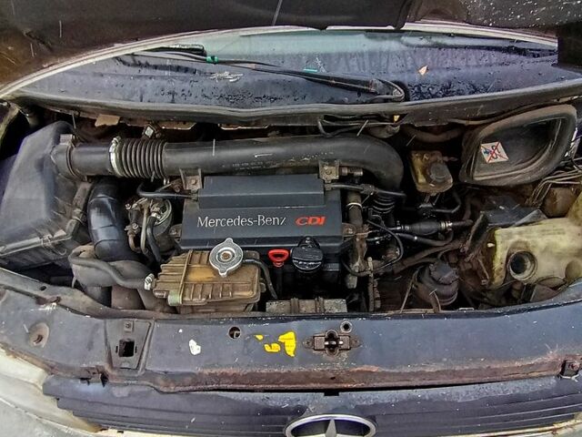 Белый Мерседес Вито, объемом двигателя 2.2 л и пробегом 0 тыс. км за 2400 $, фото 5 на Automoto.ua