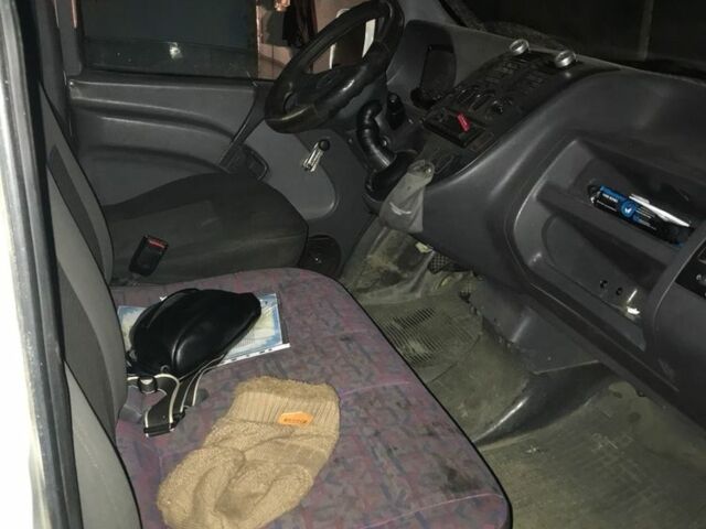 Білий Мерседес Віто, об'ємом двигуна 2.3 л та пробігом 300 тис. км за 1500 $, фото 4 на Automoto.ua