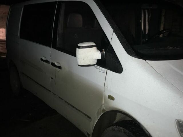 Білий Мерседес Віто, об'ємом двигуна 2.3 л та пробігом 300 тис. км за 1500 $, фото 2 на Automoto.ua