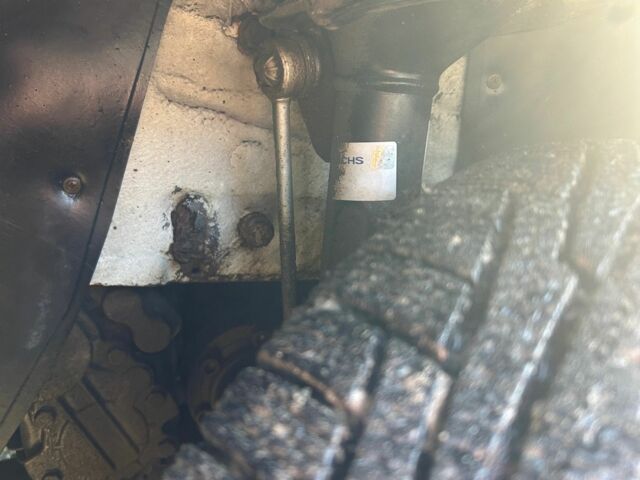 Белый Мерседес Вито, объемом двигателя 2.2 л и пробегом 414 тыс. км за 4500 $, фото 3 на Automoto.ua