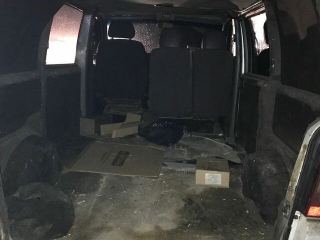 Білий Мерседес Віто, об'ємом двигуна 2.3 л та пробігом 300 тис. км за 1500 $, фото 5 на Automoto.ua