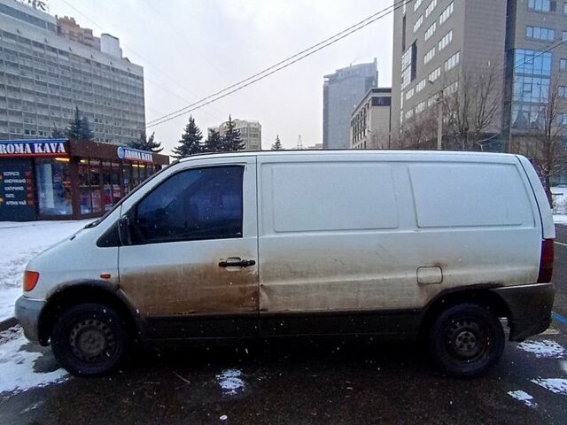 Белый Мерседес Вито, объемом двигателя 2.2 л и пробегом 0 тыс. км за 2400 $, фото 2 на Automoto.ua