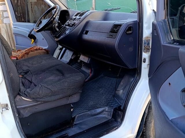 Білий Мерседес Віто, об'ємом двигуна 2.1 л та пробігом 469 тис. км за 2800 $, фото 10 на Automoto.ua