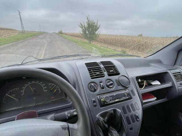 Білий Мерседес Віто, об'ємом двигуна 2.1 л та пробігом 403 тис. км за 3000 $, фото 6 на Automoto.ua