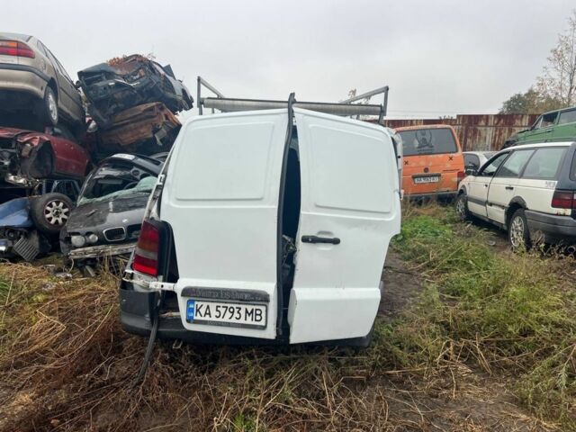 Белый Мерседес Вито, объемом двигателя 0 л и пробегом 250 тыс. км за 1500 $, фото 4 на Automoto.ua