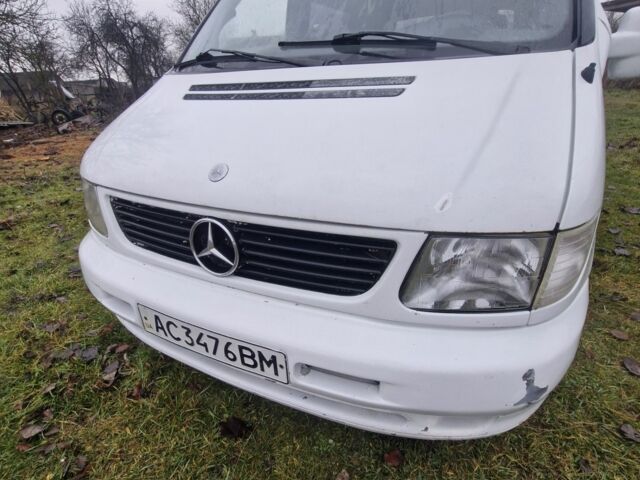 Белый Мерседес Вито, объемом двигателя 2.2 л и пробегом 310 тыс. км за 3200 $, фото 1 на Automoto.ua