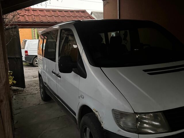 Белый Мерседес Вито, объемом двигателя 2.1 л и пробегом 500 тыс. км за 2000 $, фото 2 на Automoto.ua