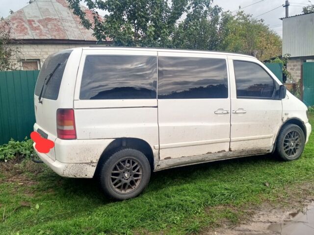 Белый Мерседес Вито, объемом двигателя 2 л и пробегом 338 тыс. км за 2700 $, фото 2 на Automoto.ua
