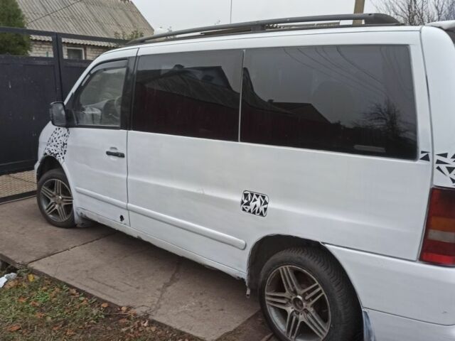 Белый Мерседес Вито, объемом двигателя 2 л и пробегом 111 тыс. км за 3000 $, фото 4 на Automoto.ua