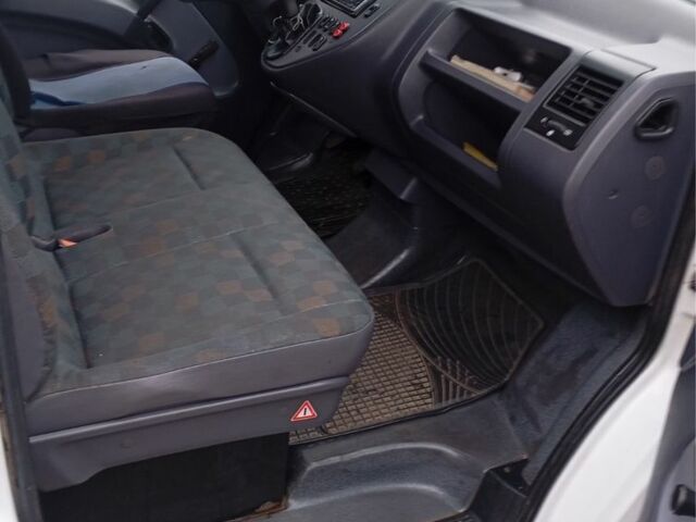 Білий Мерседес Віто, об'ємом двигуна 2.1 л та пробігом 321 тис. км за 5000 $, фото 5 на Automoto.ua