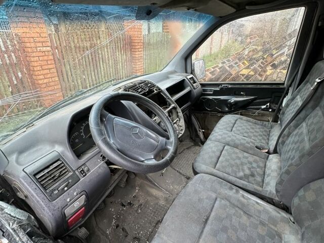Мерседес Віто 2001 у Сокале на Automoto.ua Білий Мерседес Віто, об'ємом двигуна 0 л та пробігом 100 тис. км за 1100 $, фото 5 на Automoto.ua