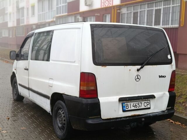 Белый Мерседес Вито, объемом двигателя 2.1 л и пробегом 450 тыс. км за 2200 $, фото 4 на Automoto.ua
