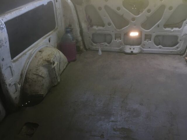 Мерседес Вито 2001 в Львове на Automoto.ua Белый Мерседес Вито, объемом двигателя 2.2 л и пробегом 3 тыс. км за 2100 $, фото 1 на Automoto.ua