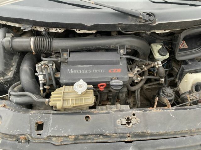 Білий Мерседес Віто, об'ємом двигуна 2.1 л та пробігом 380 тис. км за 5300 $, фото 3 на Automoto.ua