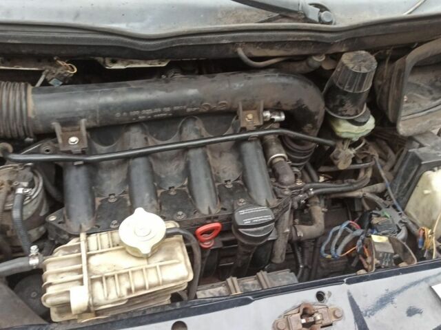 Белый Мерседес Вито, объемом двигателя 2 л и пробегом 111 тыс. км за 3000 $, фото 3 на Automoto.ua