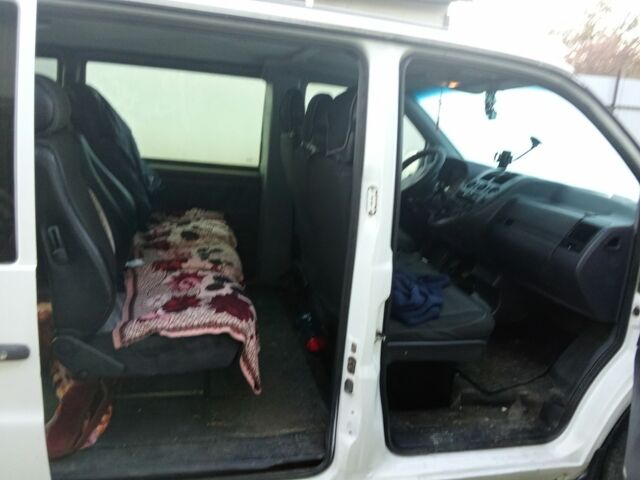 Білий Мерседес Віто, об'ємом двигуна 2.2 л та пробігом 3 тис. км за 3600 $, фото 2 на Automoto.ua