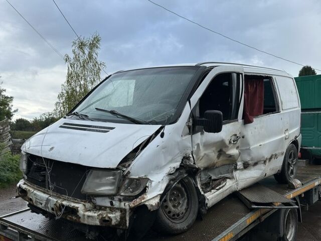 Мерседес Віто 2001 у Сокале на Automoto.ua Білий Мерседес Віто, об'ємом двигуна 0 л та пробігом 100 тис. км за 1100 $, фото 1 на Automoto.ua