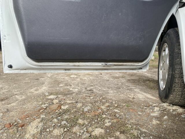 Білий Мерседес Віто, об'ємом двигуна 2.1 л та пробігом 380 тис. км за 5300 $, фото 6 на Automoto.ua