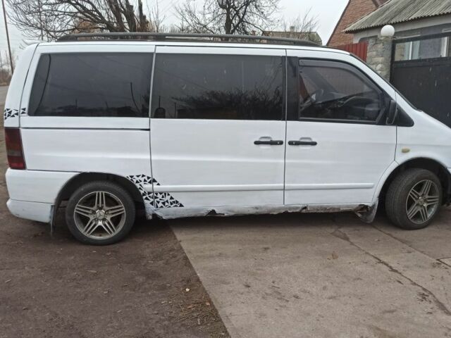 Белый Мерседес Вито, объемом двигателя 2 л и пробегом 111 тыс. км за 3000 $, фото 6 на Automoto.ua