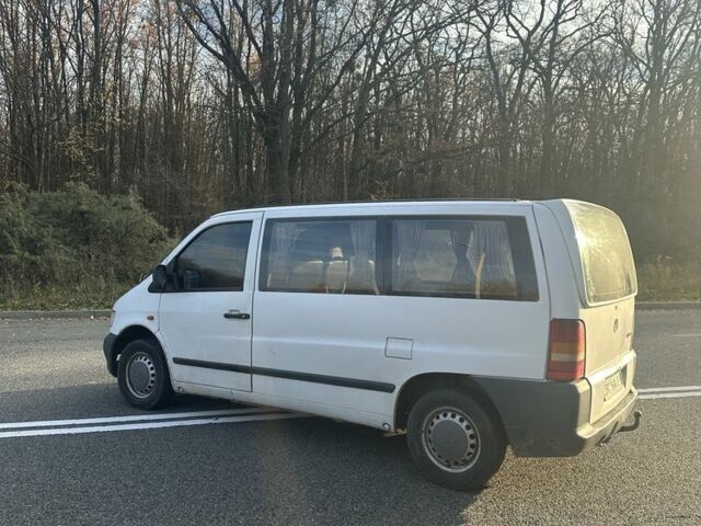 Белый Мерседес Вито, объемом двигателя 2.2 л и пробегом 42 тыс. км за 3600 $, фото 3 на Automoto.ua