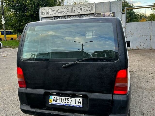 Белый Мерседес Вито, объемом двигателя 2.2 л и пробегом 270 тыс. км за 2700 $, фото 1 на Automoto.ua