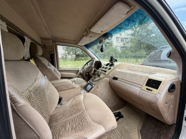 Белый Мерседес Вито, объемом двигателя 2.2 л и пробегом 370 тыс. км за 5000 $, фото 8 на Automoto.ua