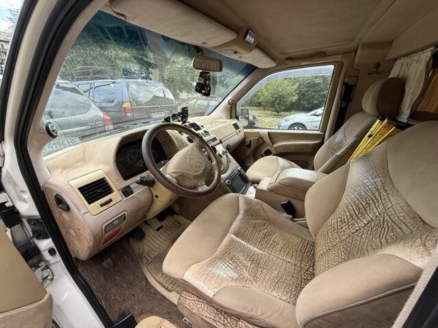 Белый Мерседес Вито, объемом двигателя 2.2 л и пробегом 370 тыс. км за 5000 $, фото 7 на Automoto.ua