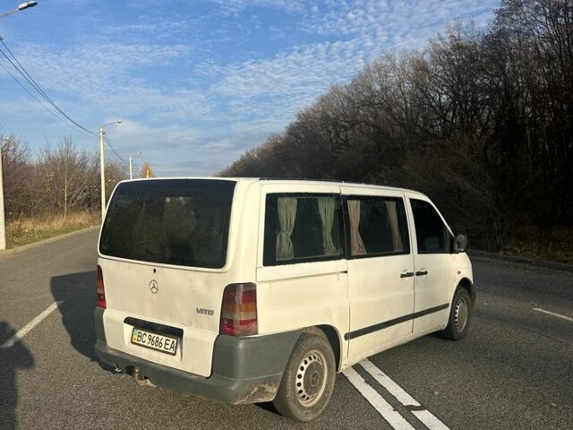 Белый Мерседес Вито, объемом двигателя 2.2 л и пробегом 42 тыс. км за 3600 $, фото 1 на Automoto.ua
